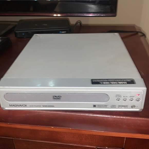 Magnavox DVD player - Picture 1 of 3